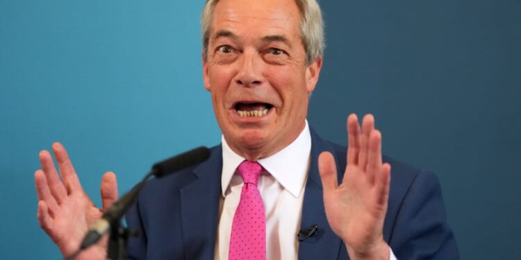 Trump losing UK right as Farage admits Starmer 'may be right' on Iran