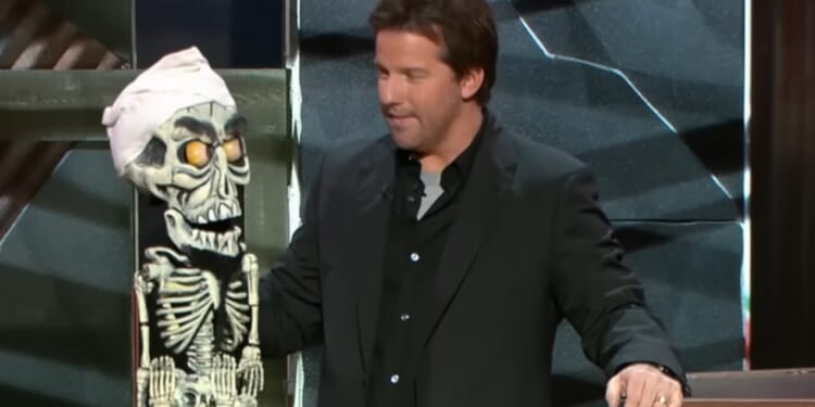 Tucker Carlson Blasts President Trump for 'Mocking Islam'