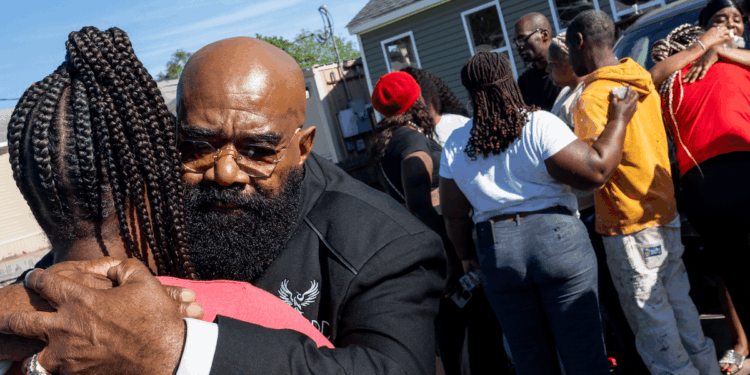 Male, 31, fatally shoots 8 children execution style; 7 were his own kids: Report