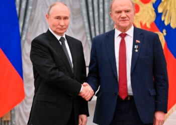 Russia's Communists evoke 1917 in warning to Putin over economy