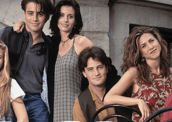 'Friends' star calls out beloved sitcom's leering, verbally abusive writers: 'Can't the b***h read?'