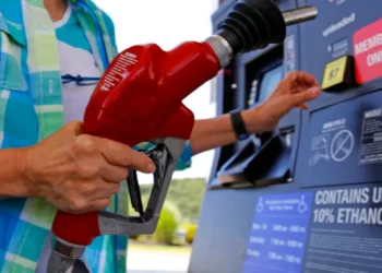 Holding steady with ninth straight day of decrease at the pumps