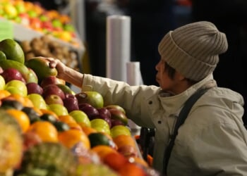 Inflation holds steady at 2.8% in February in Fed’s preferred gauge