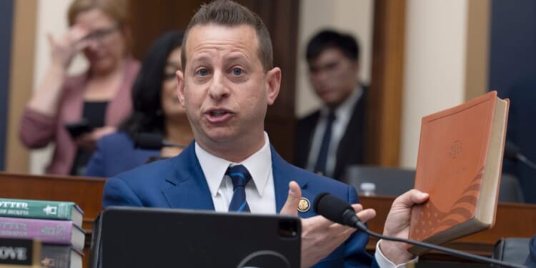 Moskowitz posts meme parodying ‘Apprentice’ firing of Bondi