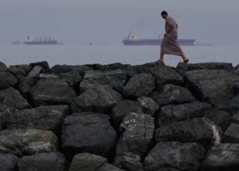 No oil tankers transited Strait of Hormuz on first day of ceasefire