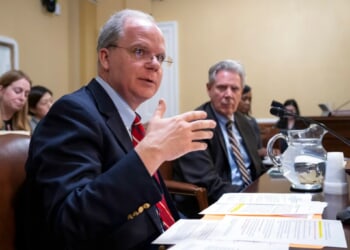 Republicans back Transportation overhaul of fuel economy standards