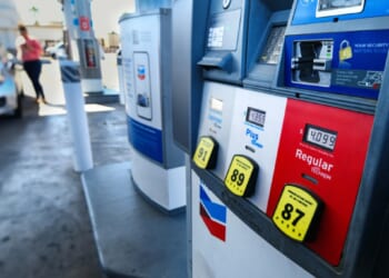 Three consecutive days of decreases at the pumps