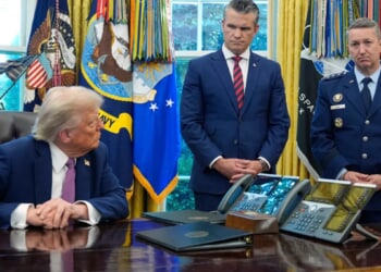 Trump vows to blow up 'whole country' of Iran if no deal made