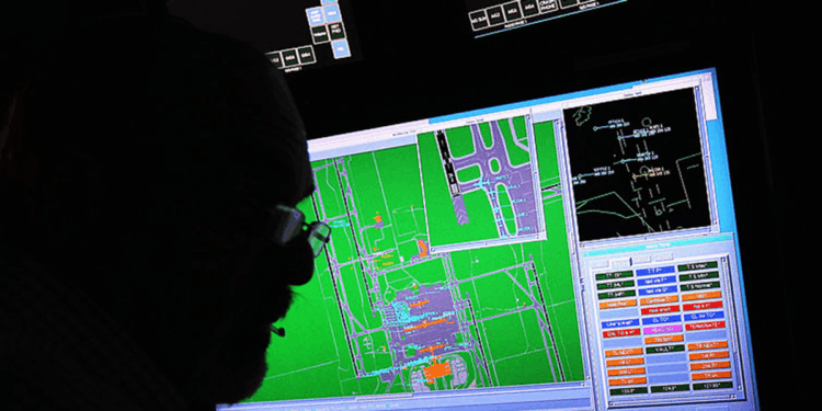 Worried about airport collisions? Gamers are coming to the rescue