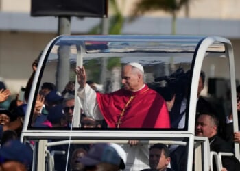 ‘Liberals suddenly love the pope': Bill Maher